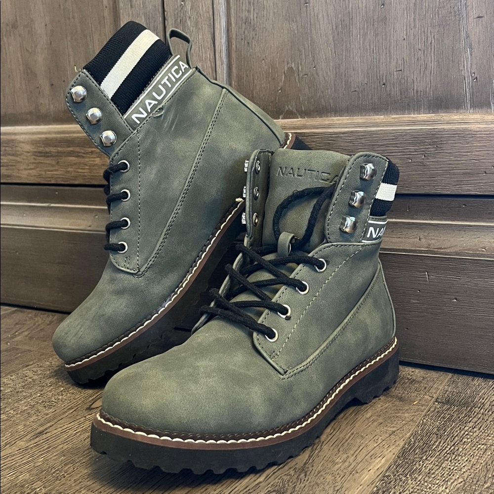 Nautica Galiah Lace-up sage boots sz.6.5